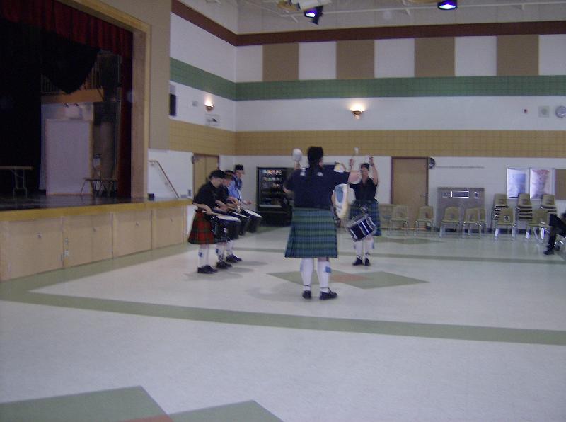 HPIM0651.JPG - Gordon Pipe Band Drummers' Salute