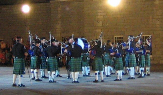GordonPipeband-OldFortHenry.jpg